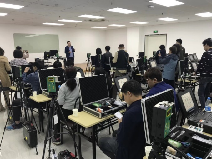 為上海市室內(nèi)環(huán)境凈化高技能人才培養(yǎng)基地提供60套室內(nèi)空氣質(zhì)量檢測設備
